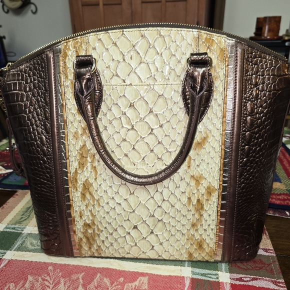Brahmin NWO Tags Large Honey Carlisle Leather Satchel/Crossbody 15x12.5x4 - Picture 10 of 15